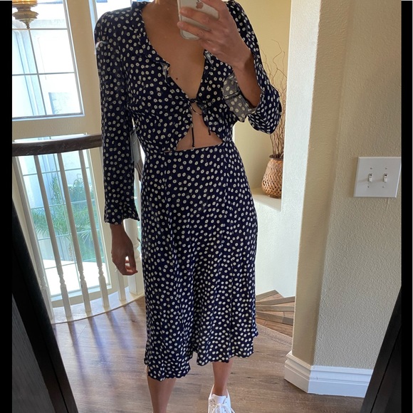 NWT REFORMATION | Floral Heidi - Blue Daisy Sz 4 - Picture 3 of 9